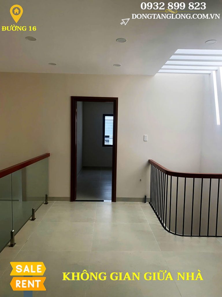 Không gian giữa nhà Shophouse 138 Đường 16 Đông Tăng Long